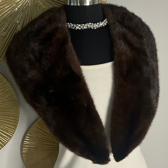Beautiful Real Mink (Attachable) Collar - Picture 2 of 5